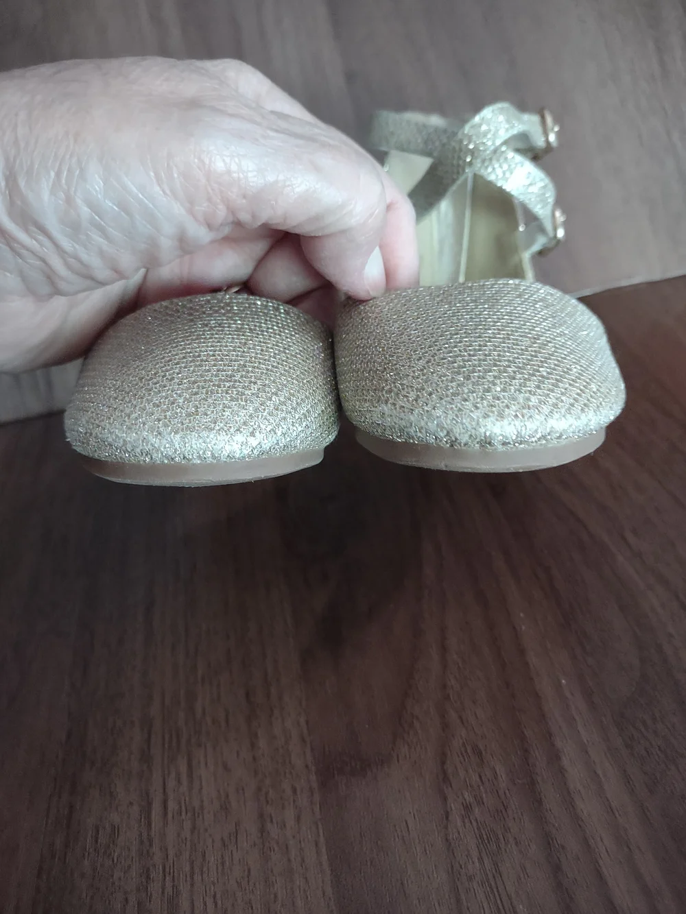 8C Girls Sparkle Ankle-Strap Flats in Gold 3X737sm